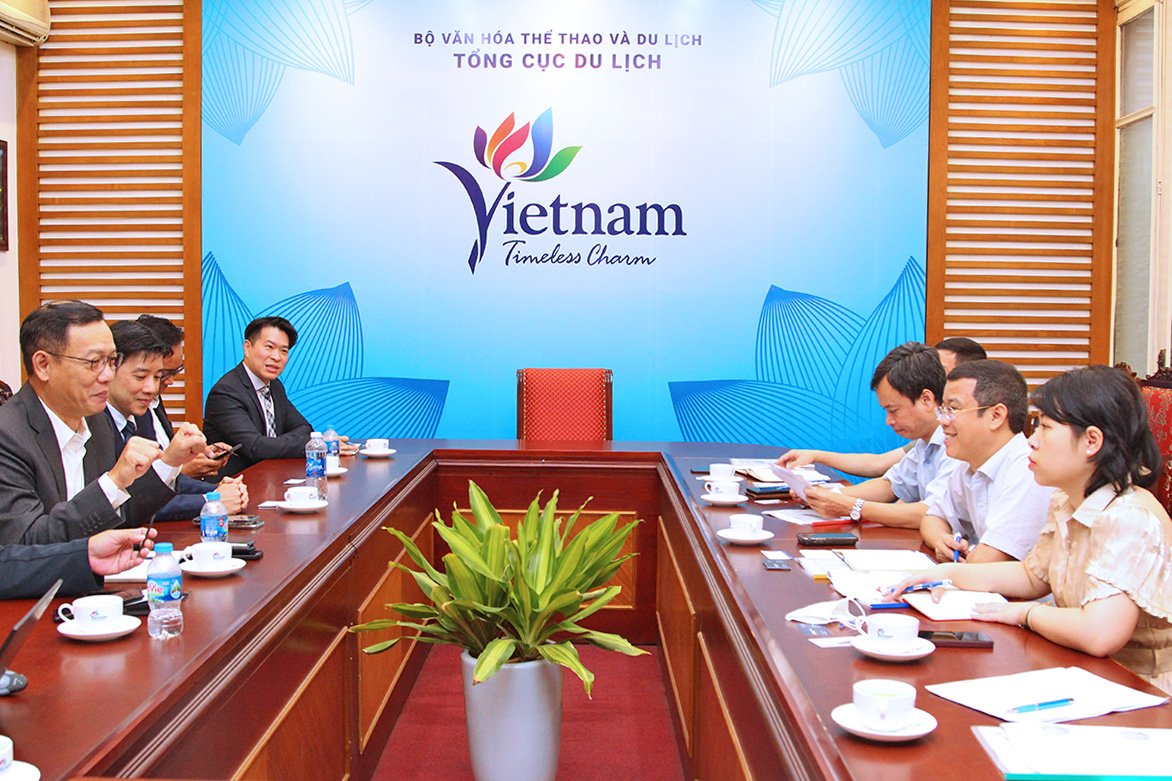 Phó Tổng cục trưởng Nguyễn Lê Phúc tiếp và làm việc với Tập đoàn SQV International về chuyển đổi số trong du lịch
